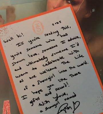 當斯瓦泰克收到泰勒絲親筆信時,我才明白海外華人為何總在問:如何解除地區限制追劇追星?