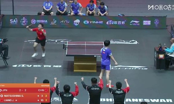 刷到中日男團25局大戰重播時,我正卡在海外追劇的轉圈圈裡——這種極限拉扯,海外華人都懂