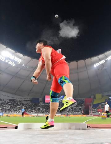 海外華人追劇卡頓?別急,先來看看這位鉛球女將如何用19.68米寫下傳奇終章