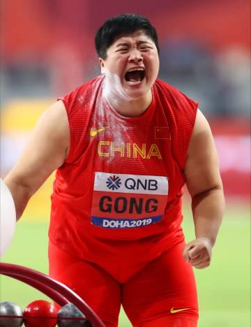 海外華人追劇卡頓?別急,先來看看這位鉛球女將如何用19.68米寫下傳奇終章